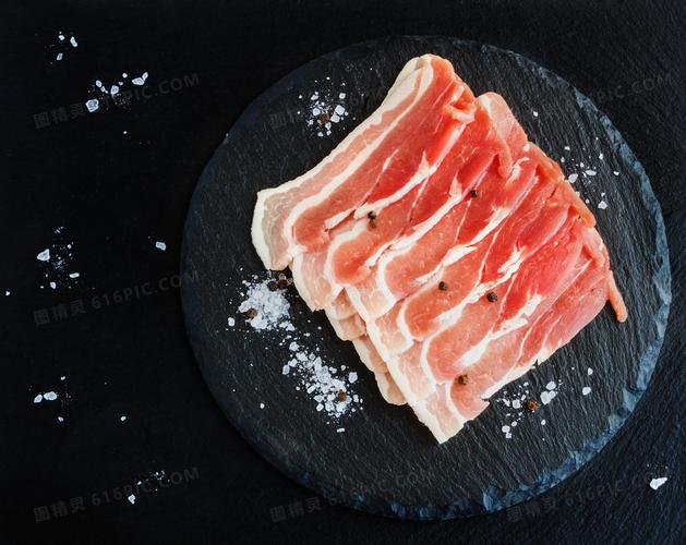 切好的生鲜肉食材特写摄影高清图片